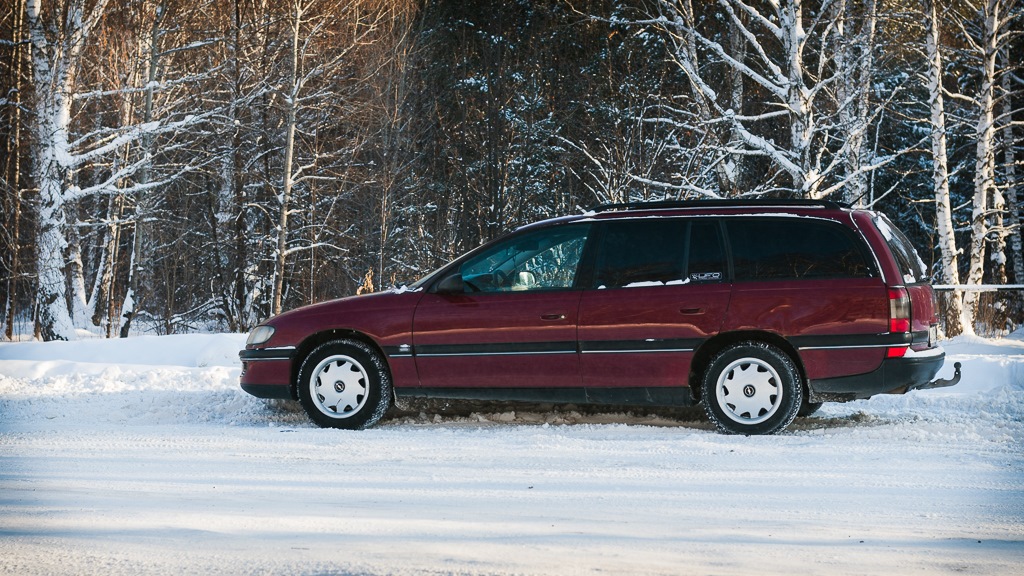 Красный караван. Opel Omega Caravan 1989 Facelift. Красный Опель Омега Караван. Омега Караван е649вк. Опель Омега а 2.3 дизель Караван.