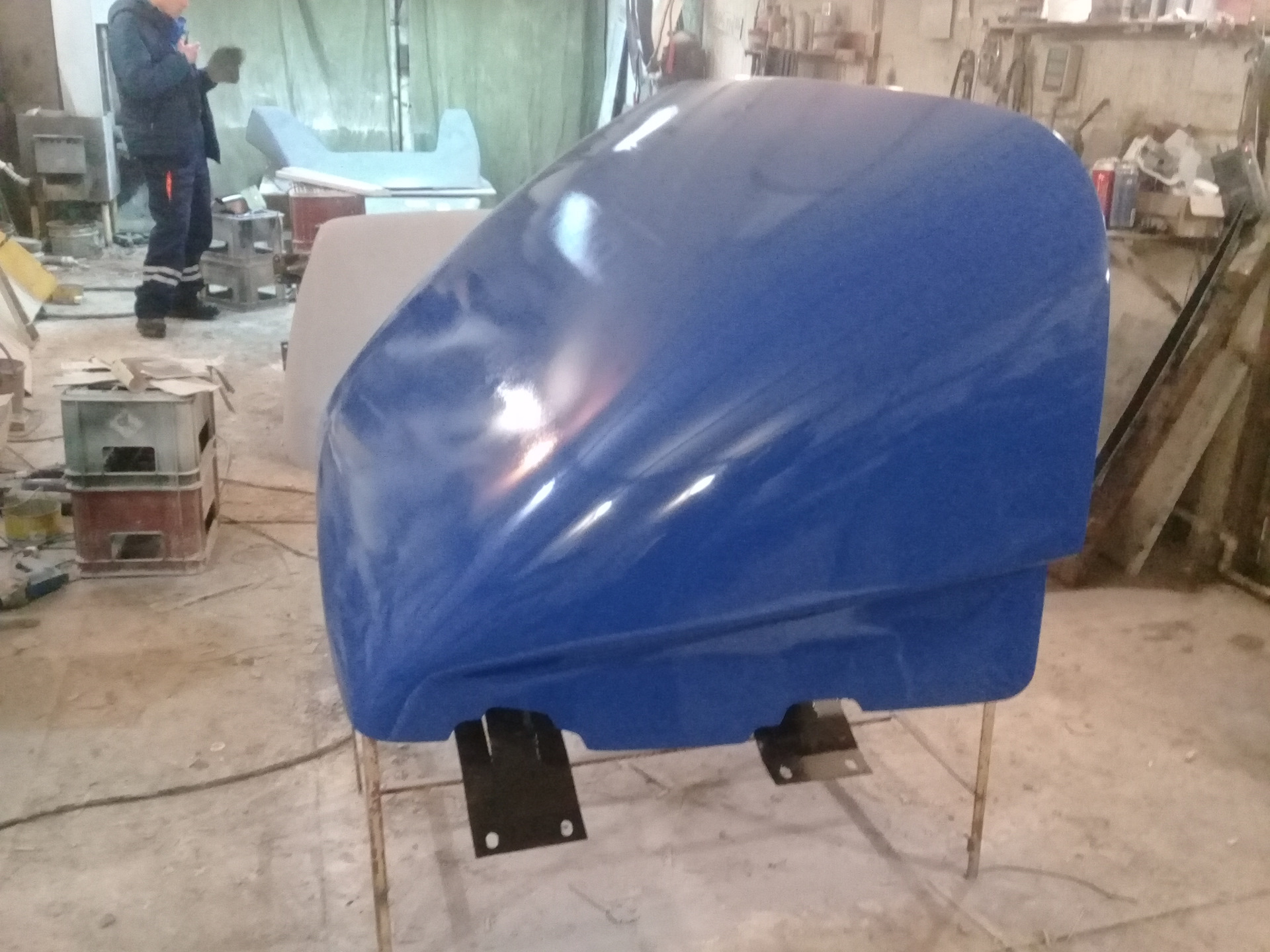 Обтекатель на fuso canter. Спойлер fuso canter. Обтекатель исузу эльф. Спойлер кантер широкий. Спойлер на митсубиси кантер узколобый.