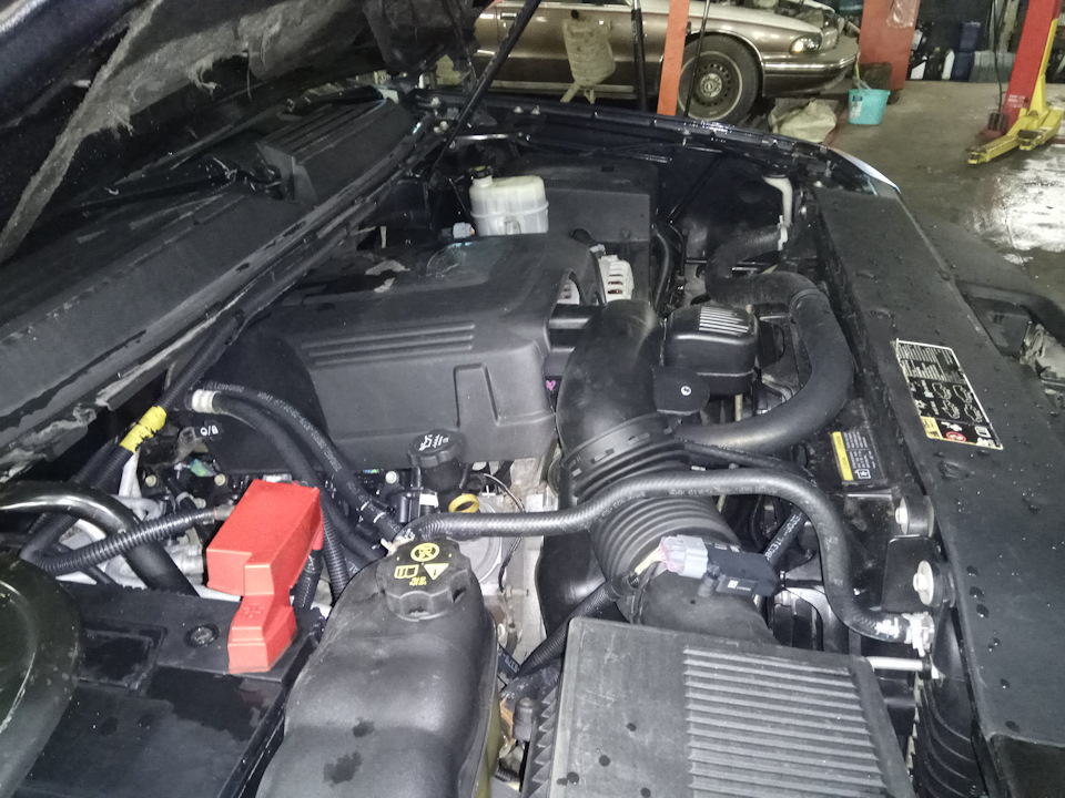 ef05af5s 960 кадиллак эскалейд где номер двигателя