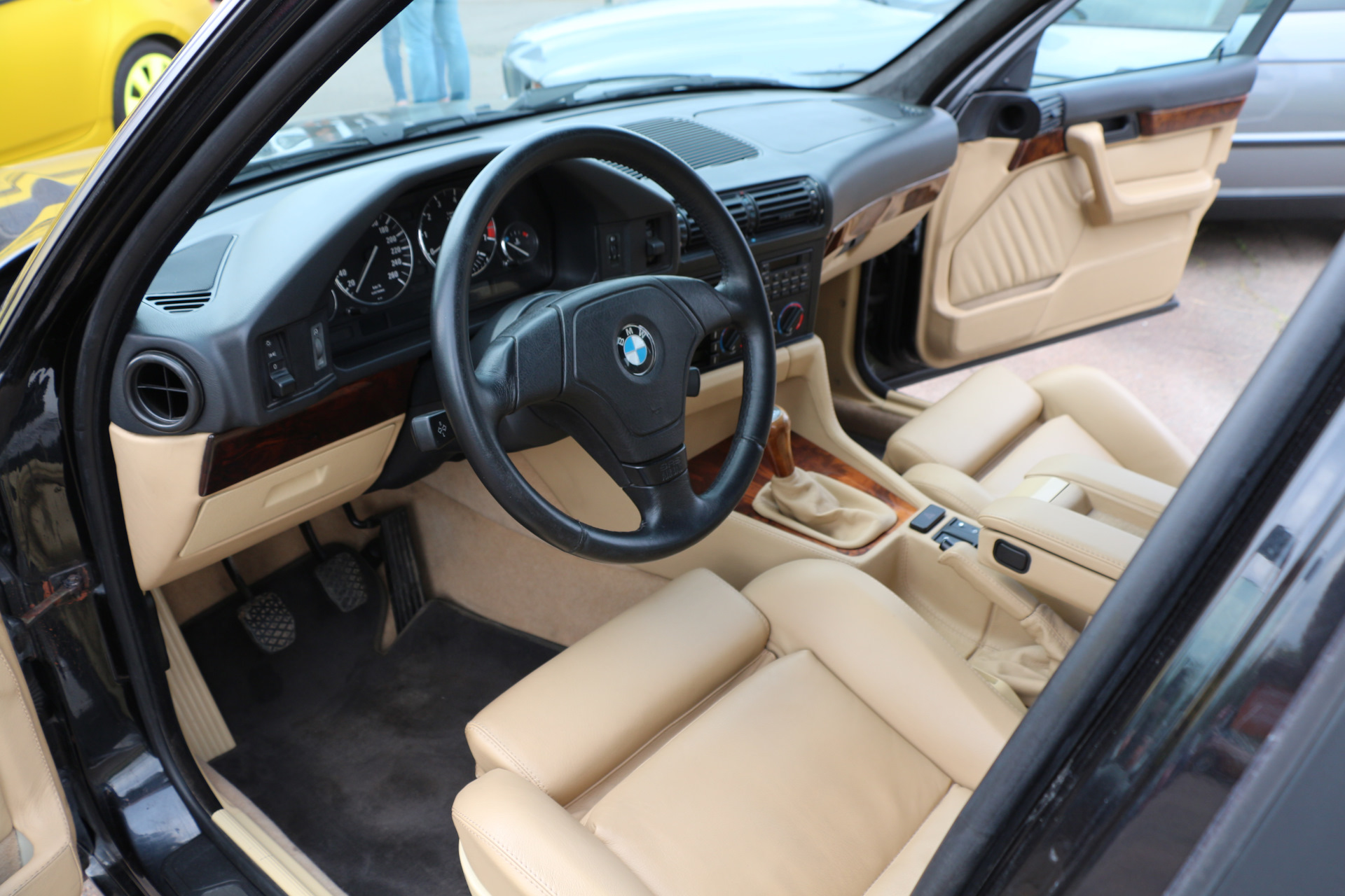 BMW e34 светлый салон