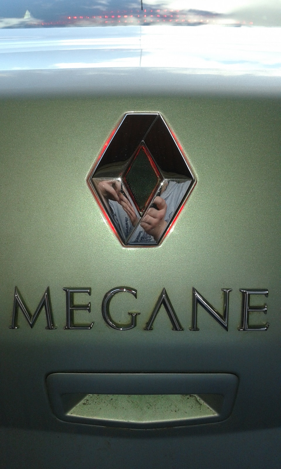 Рено Меган 2 значок Gas