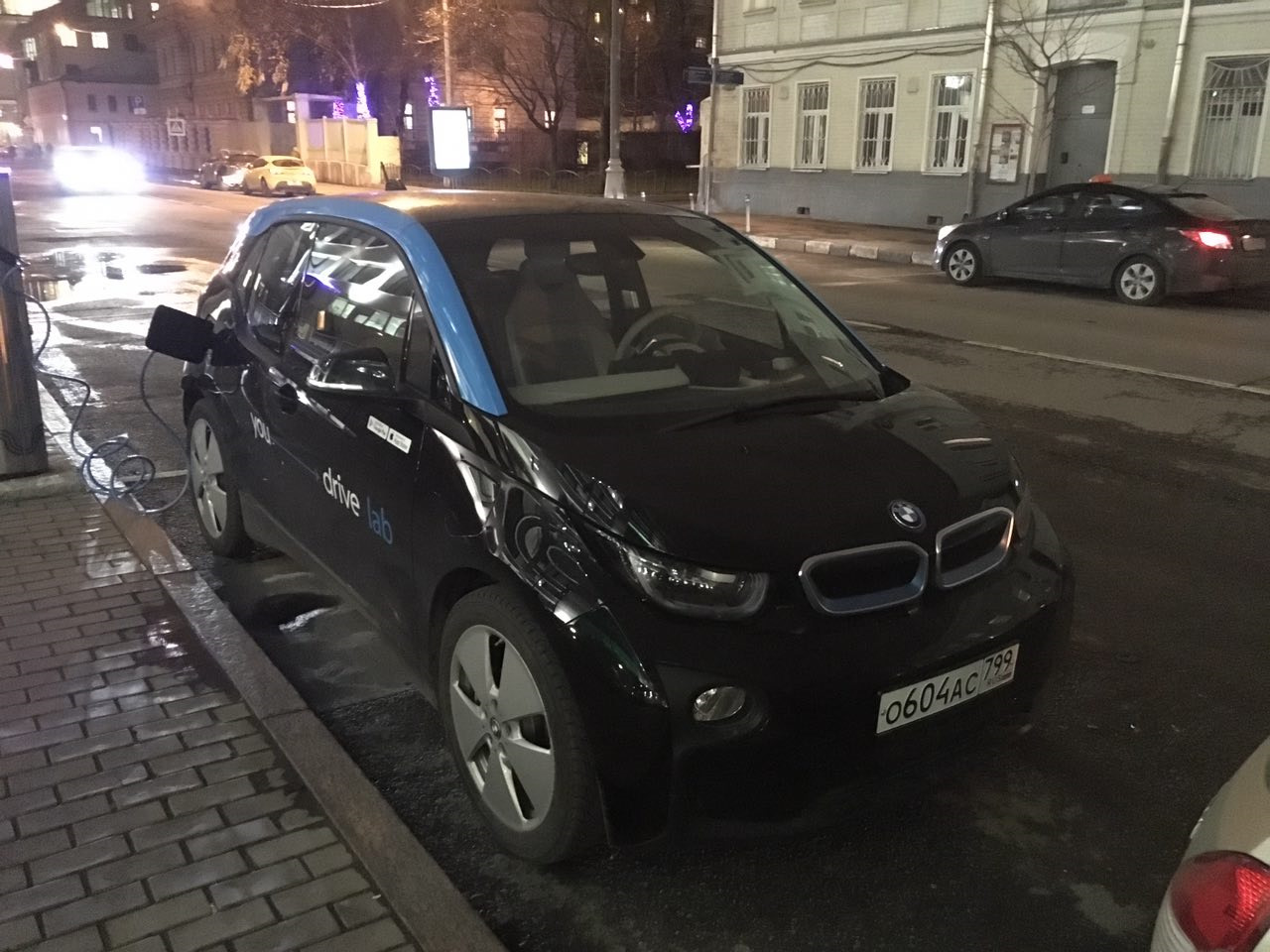 Налог на электромобили в петербурге. Каршеринг электромобилей в Москве. Электрокар каршеринг. Каршеринг электрокары. Каршеринг в Тбилиси электромобиль.