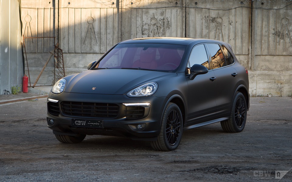 Porsche Cayenne в матовой пленке