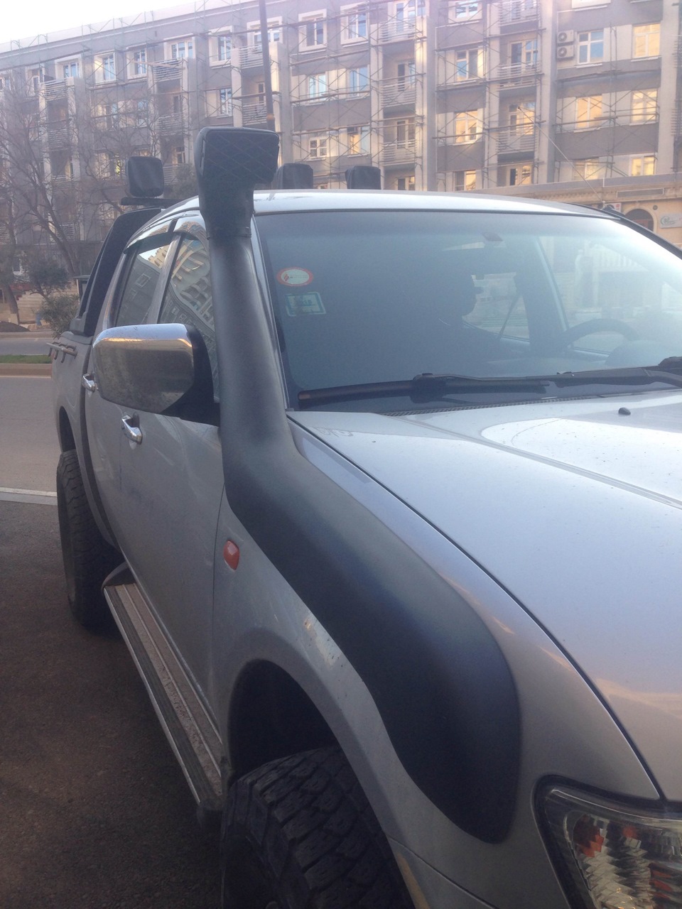 Шноркель — Mitsubishi L200 (4G), 2,5 л, 2008 года | тюнинг | DRIVE2