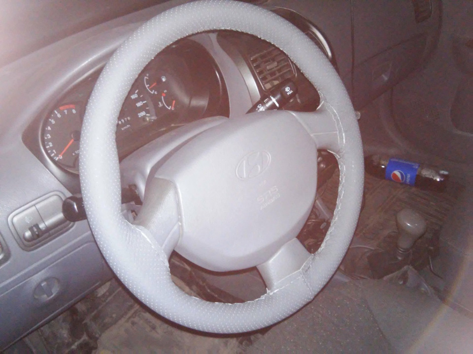 Обшивка руля экокожей — Hyundai Accent (2G), 1,5 л, 2007 года ...