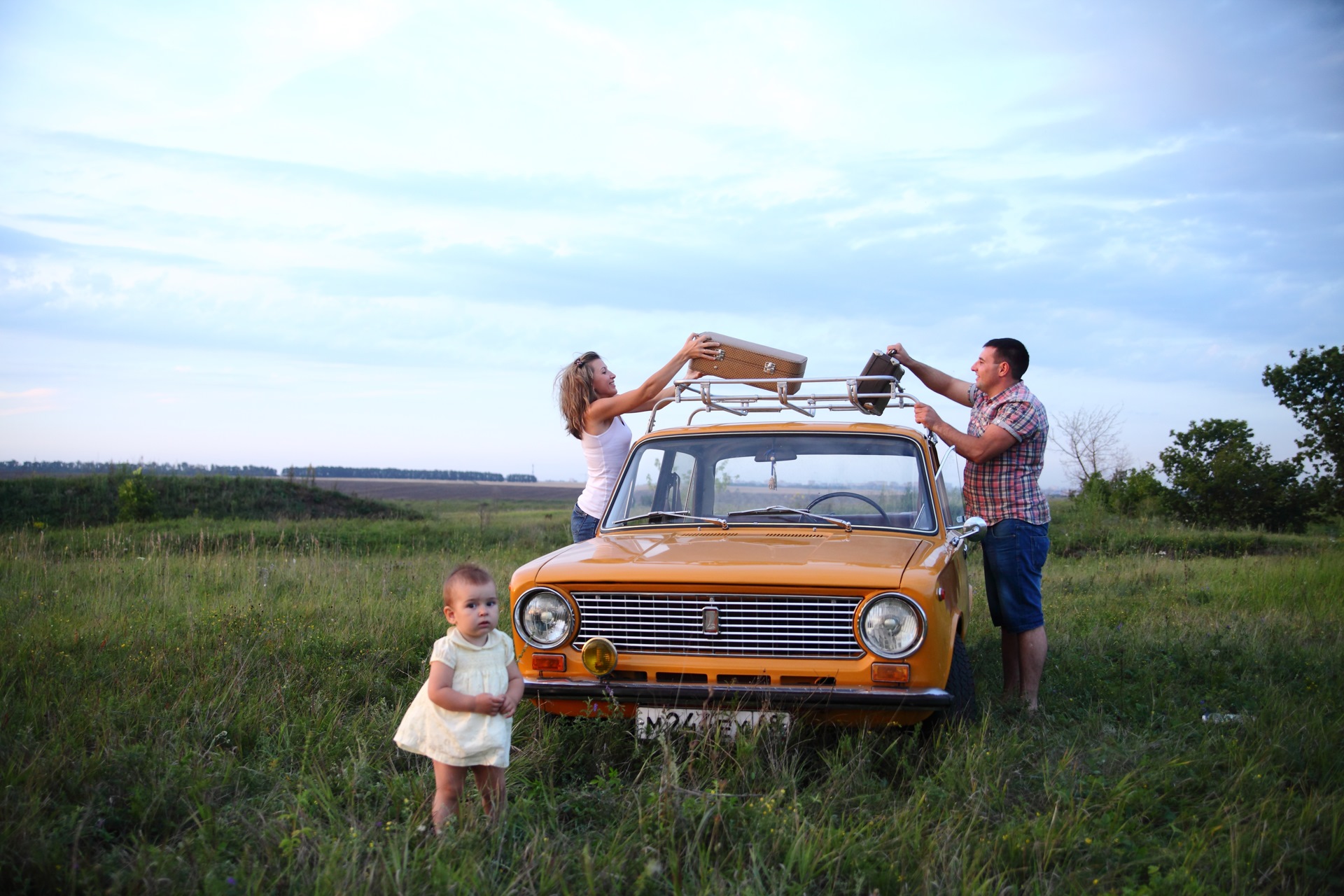 Едем на копейке мы с моей. Еду на копейке меня не пропускают. Крутая машина в деревне. Серго на копейке. Серго на копейке.