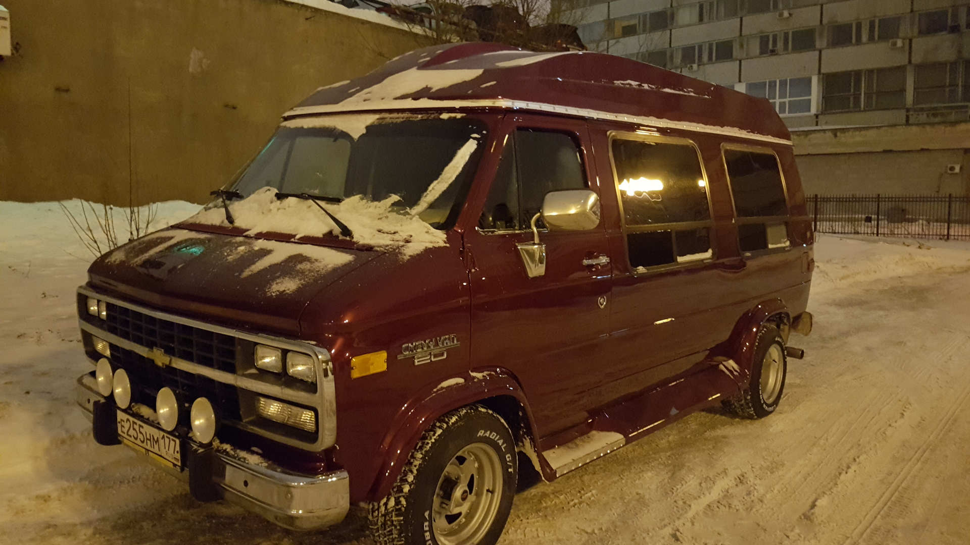 Chevrolet Van (3G) 5.7 бензиновый 1993 | 