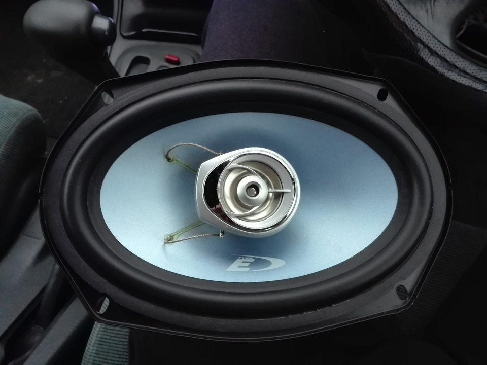 Приобретение и установка задних блинов Alpine SXE-69C2 — Toyota ...