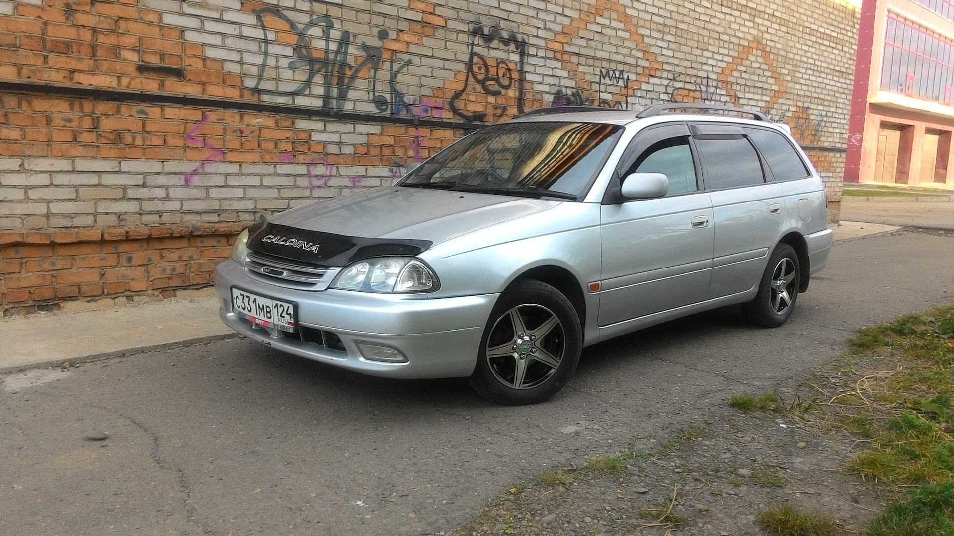 Toyota Caldina II 2000 серая