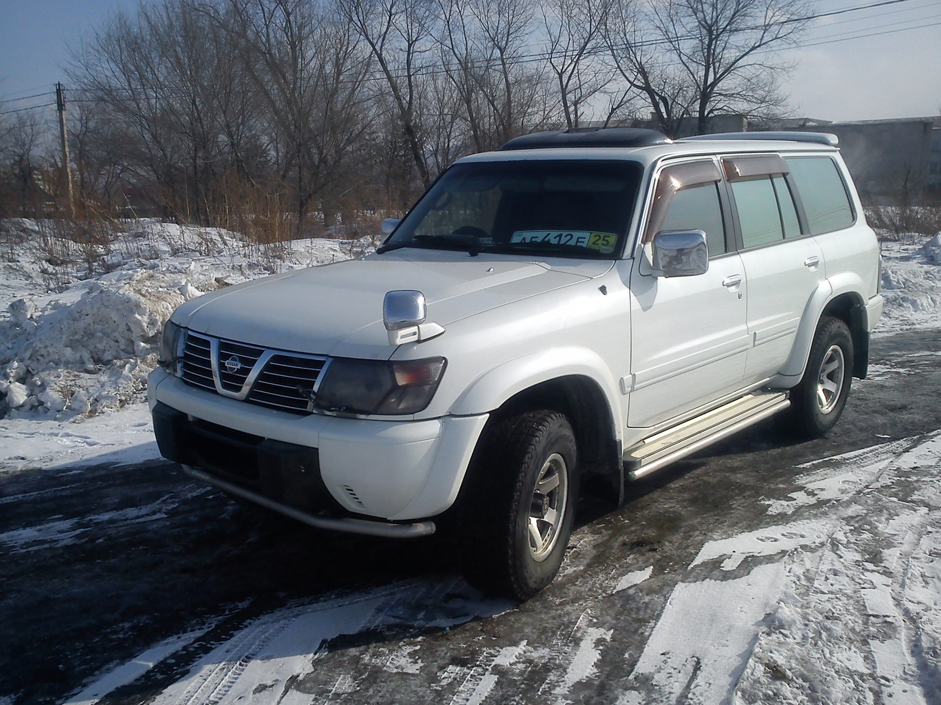 Дром ниссан сафари. Nissan Safari 4.2. Nissan Safari 1990. Ниссан сафари 2009. Ниссан сафари 2000 год.