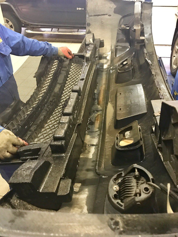 Установка защитной сетки в решетку радиатора — Chevrolet Tahoe (GMT900 ...