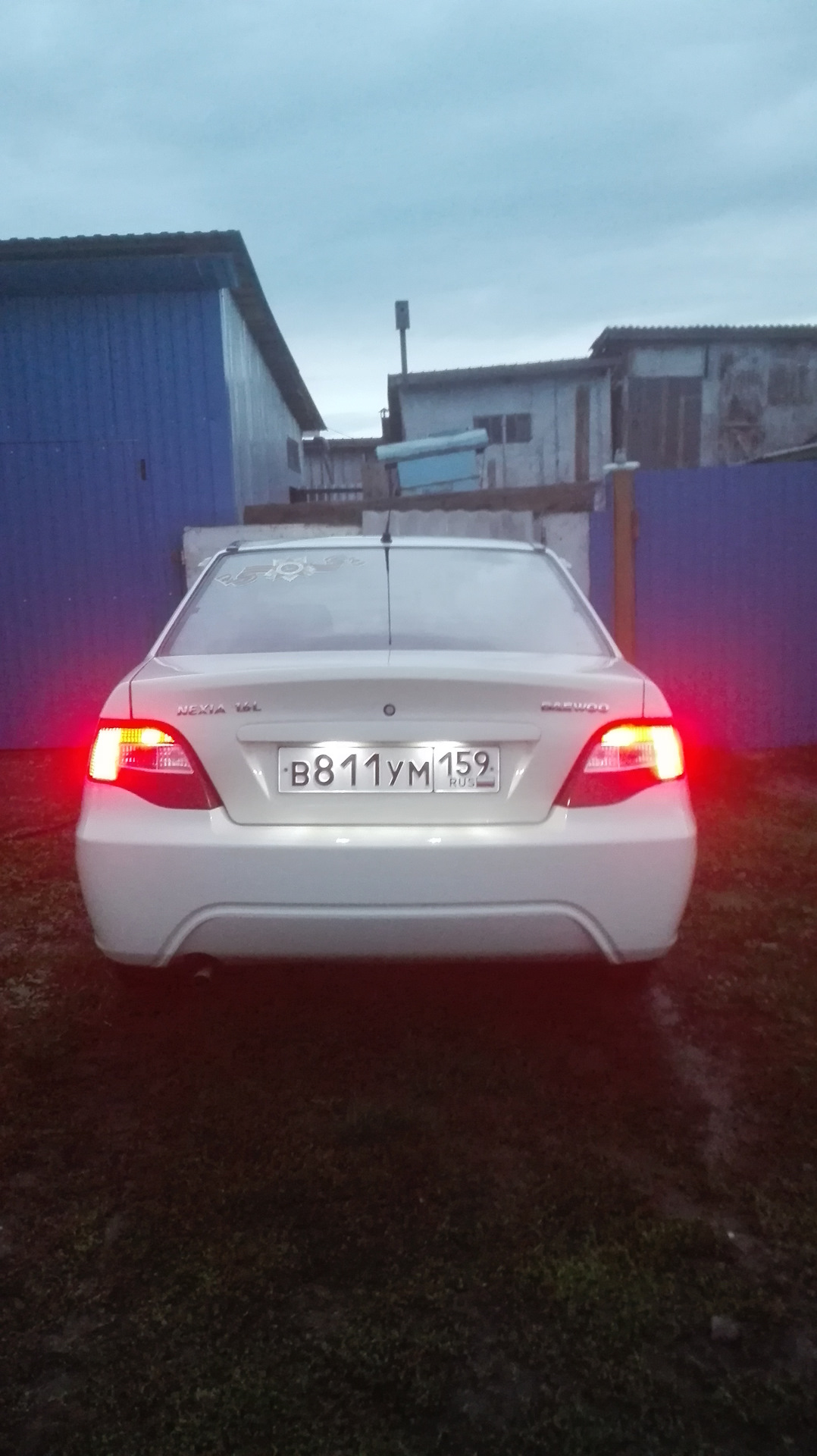 Как снять задние фары нексия Дополнительные габариты в задние фонари - Daewoo Nexia (N150), 1,6 л, 2013 года 
