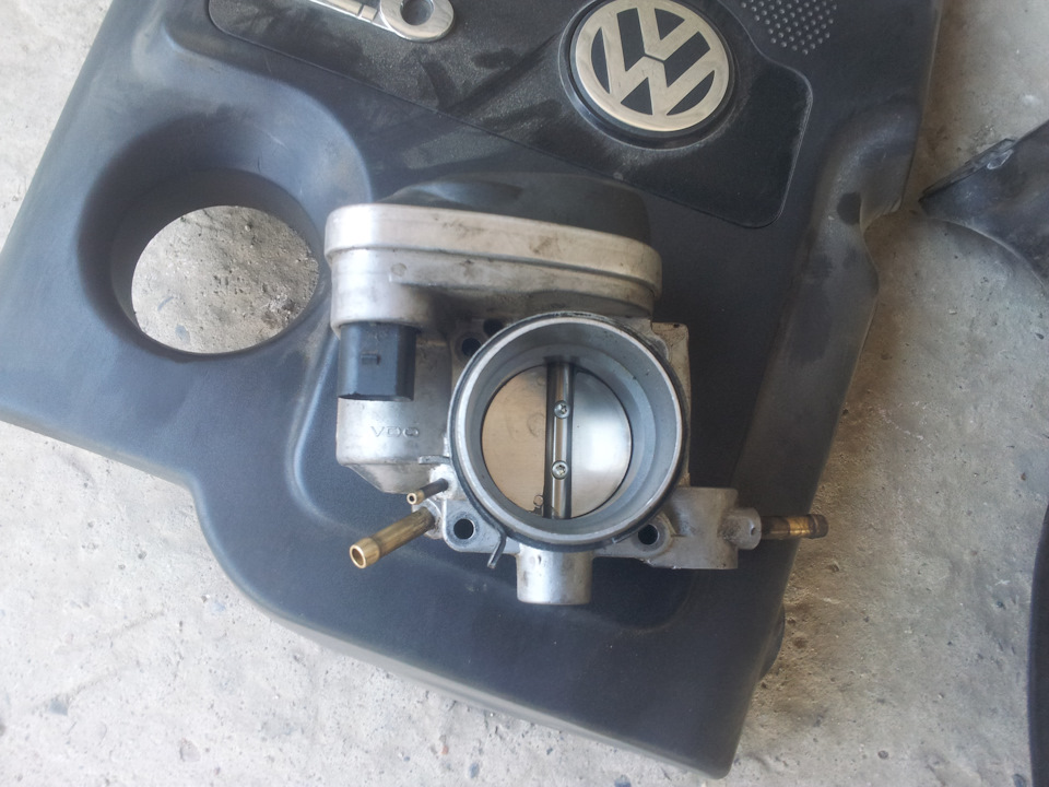 Как вскрывать дроссельную заслонку 06B 133 062 L Passat B5+ 2.0 azm ...