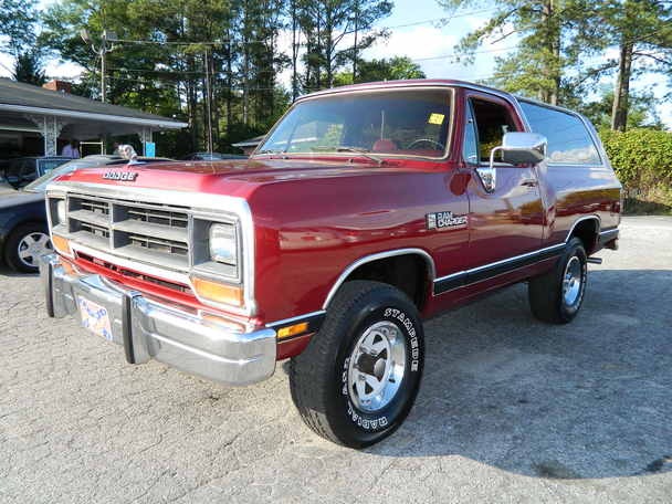 Dodge Ramcharger Police