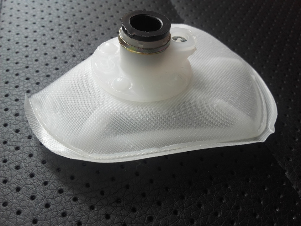 Замена сеточки бензонасоса — LADA Приора седан, 1,6 л., 2009 года ...