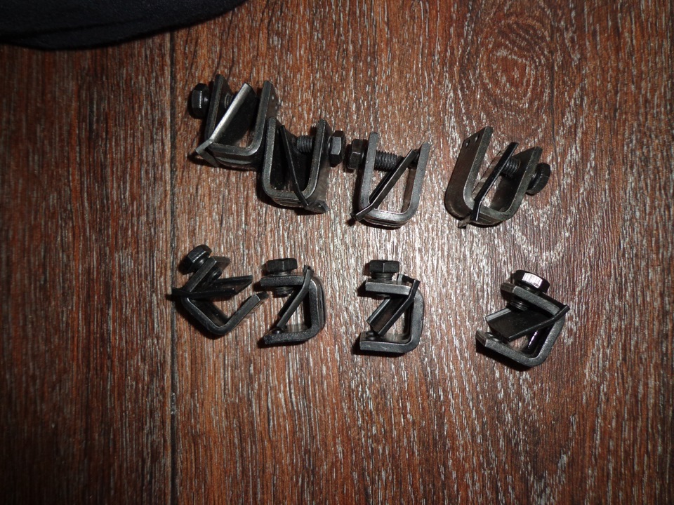 крепеж заднего брызговика. крепеж заднего брызговика. Ford 1437185 крепеж брызговиков. Ford 1437185 крепеж брызговиков. кронштейн крепления брызговика нива 21214.