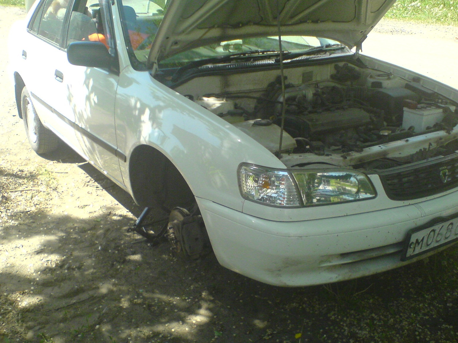 Replacing the brake pads  - Toyota Corolla 13L 2000
