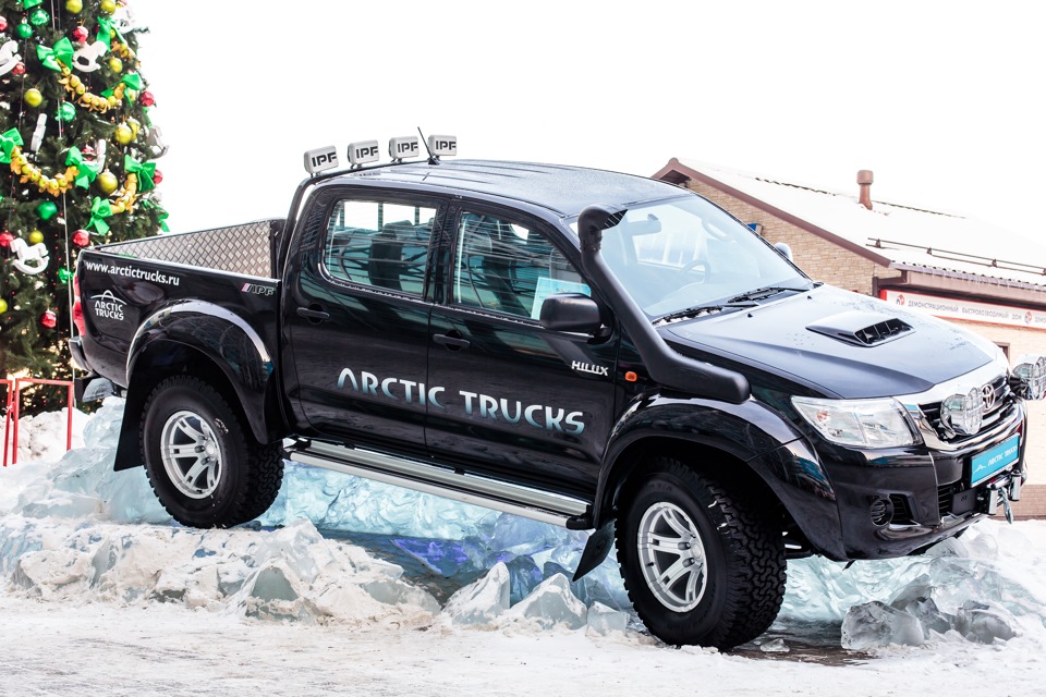 Арктик трак. Toyota Hilux at35. Тойота Хайлюкс Арктик Тракс. Тойота Хайлюкс Арктик трак 2014. Тойота Хайлюкс Арктик трак белый.