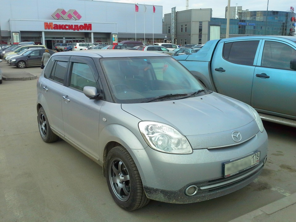 Mazda verisa. Mazda Verisa 2007.