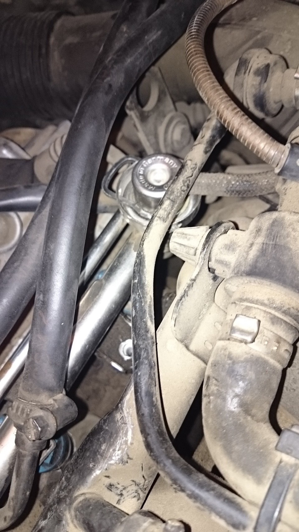 Сочится бенз из под форсунок. — DRIVE2