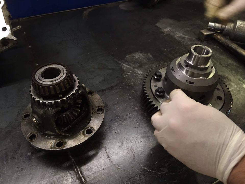 Слева стоковый дифф, справа самоблок — Ford Fiesta (Mk V)