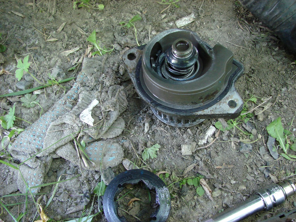 Замена помпы, HEPU — Volkswagen Golf Mk4, 2 л, 1999 года | своими ...