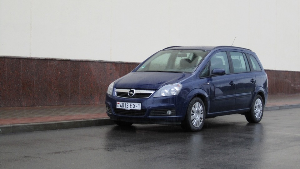 Зафира 1.9. Opel Zafira 1.9 at, 2010. Опель Зафира б синия. Опель Зафира б 1.9 CDTI 120 Л.С задний левый стеклоподъемник.