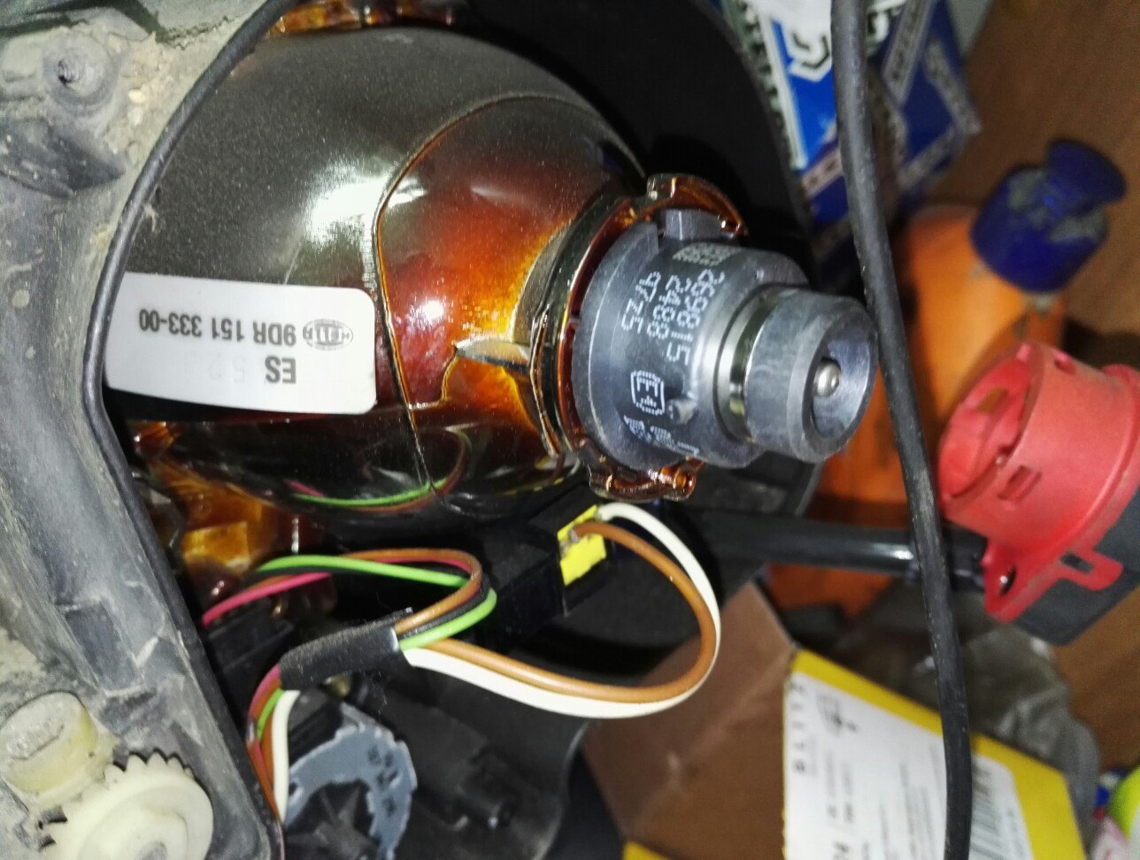 лампочки ближнего света пассат б6. ближний свет пассат б5. лампочка ближнего света пассат б4. лампа ближнего passat b5 1998. лампочка пассат б5 ближнего света.