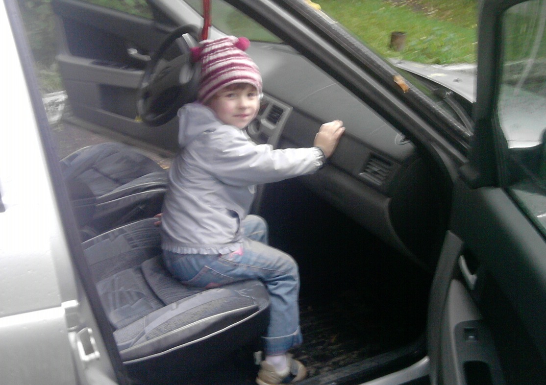 дочка — Lada Приора универсал, 1,6 л, 2010 года | фотография | DRIVE2
