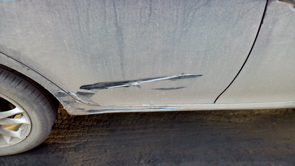 Помял порог :( — Toyota Auris (1G), 1,6 л, 2008 года | ДТП | DRIVE2