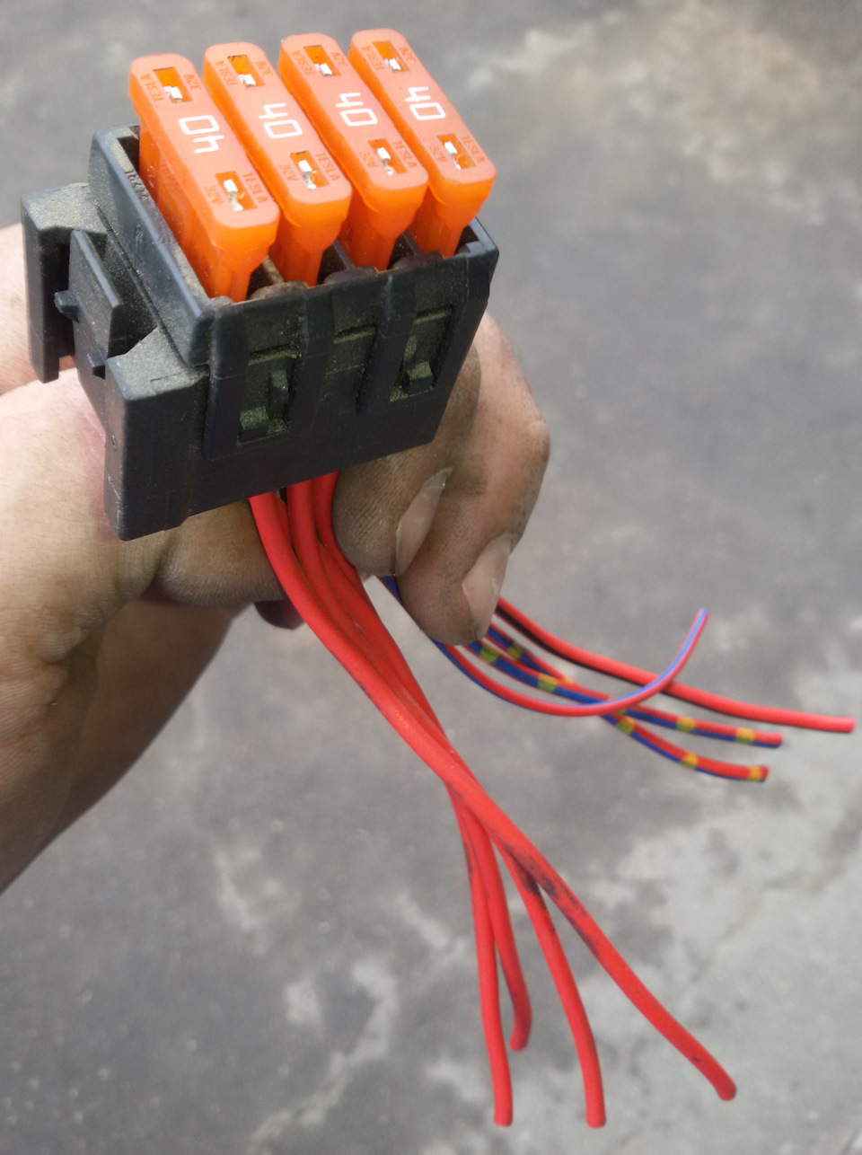 преды из под заднего сиденья — BMW 5 series (E34)