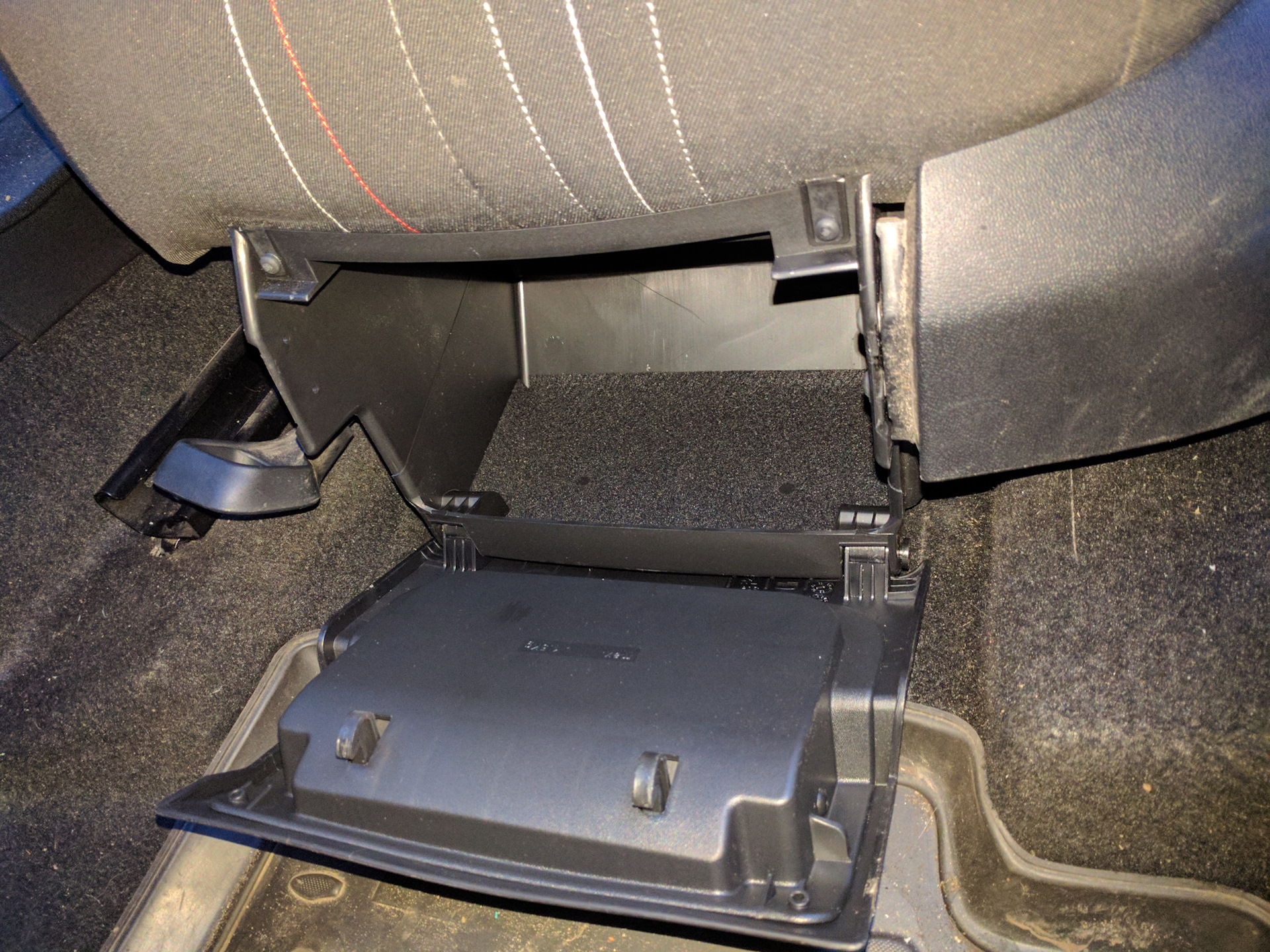 соната тагаз 2. ящик под сиденье ситроен берлинго. бардачок под сиденьем. ящик под сиденье киа соренто 2014. 7 бардачок под сиденье.