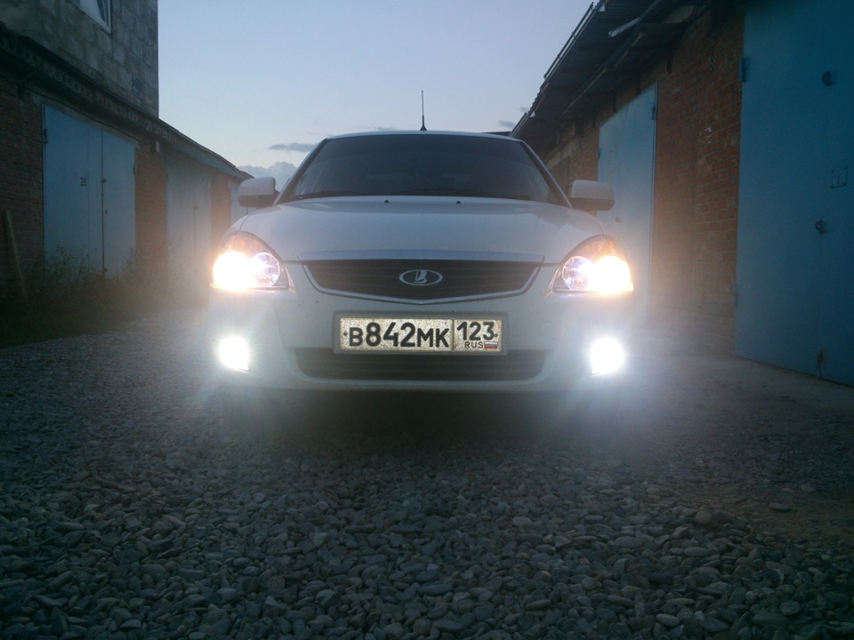 Всем выйти из сумрака — Lada Приора хэтчбек, 1,6 л, 2013 года ...