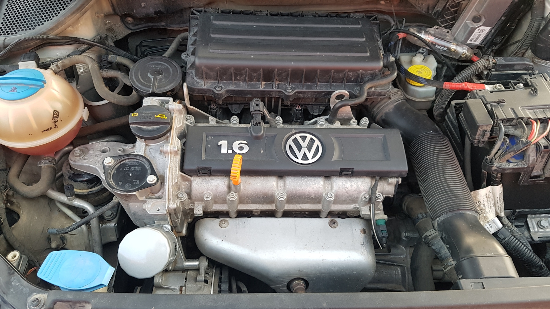 Volkswagen polo мотор. Фольксваген поло двигатель 1.6 105. Двигатель Фольксваген поло 1.6. Двигатель 1.6 VW Polo. Двигатель поло седан 1.6.