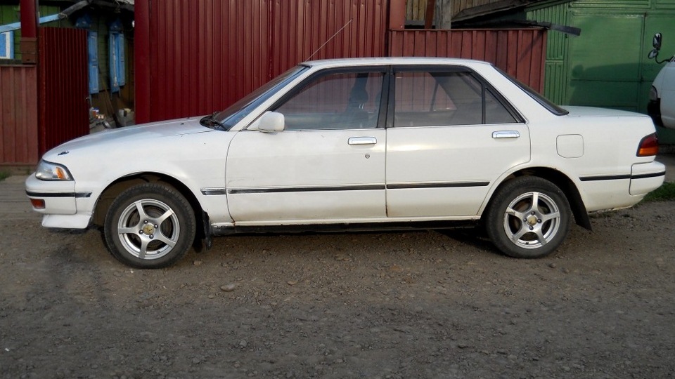 Toyota Carina t210