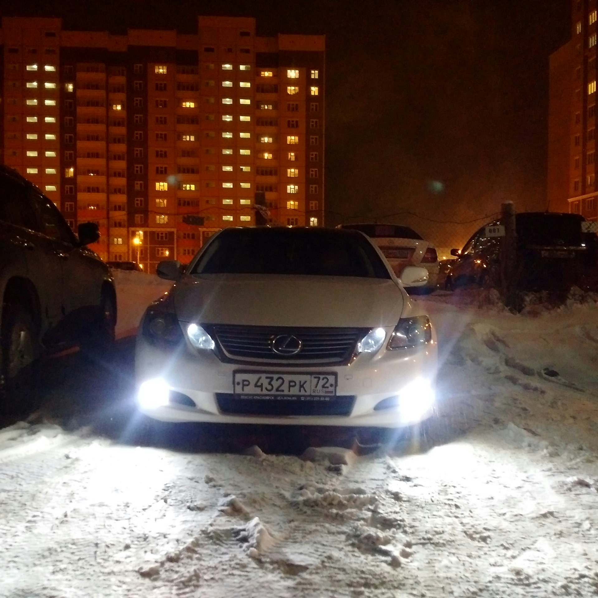 Китайский ксенон. Китайский ксенон фото. Свет Лексус 450h ночью. Lexus GS 450h гибрид поймали ДПС ночью.