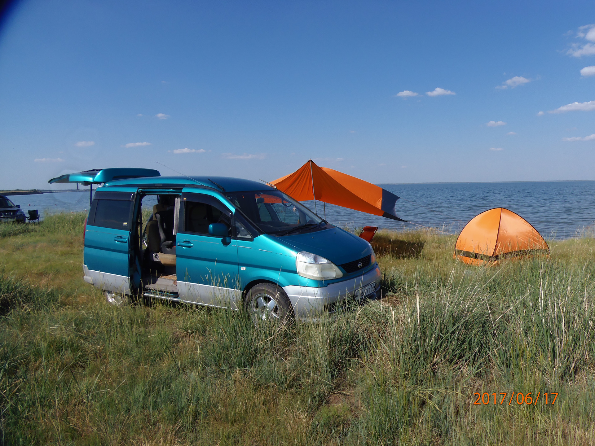 Яровое с палатками. Яровое Алтайский край палаточный городок. 55 Причал на Яровом кемпинг. Яровое Алтайский край с палатками. Озеро Яровое палаточный городок.