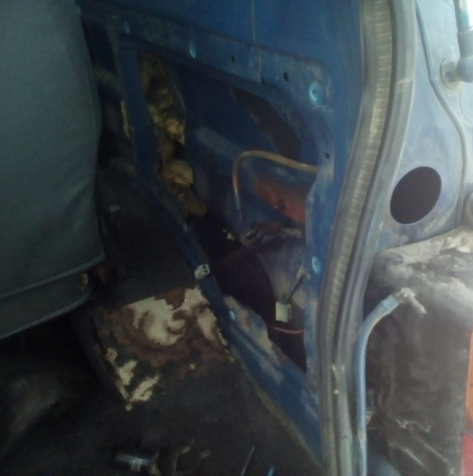 Замерз бачок омывателя лобового стекла — Toyota Lite Ace, 1,5 л, 1991 ...