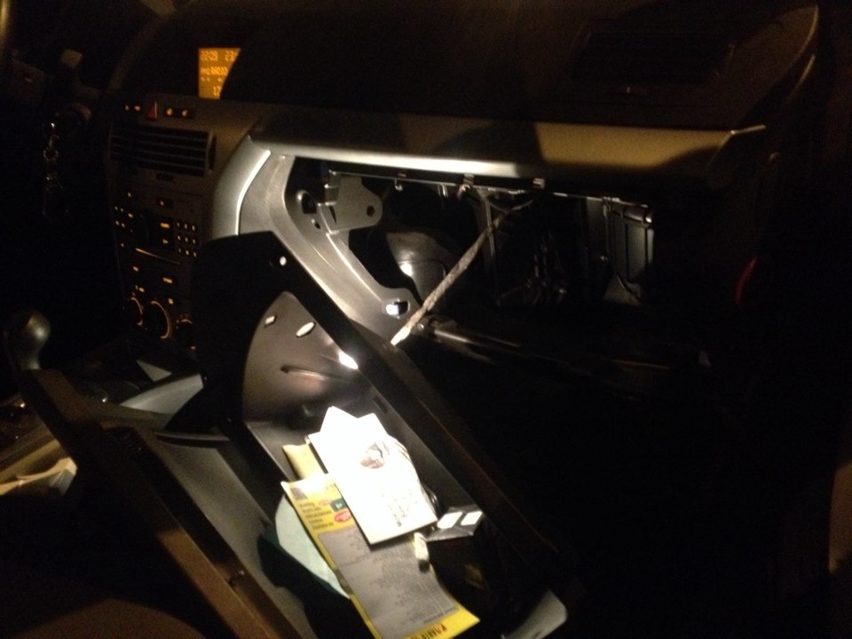 Замена салонного фильтра + дезинфекция : глаза боятся — руки делают 2 ...