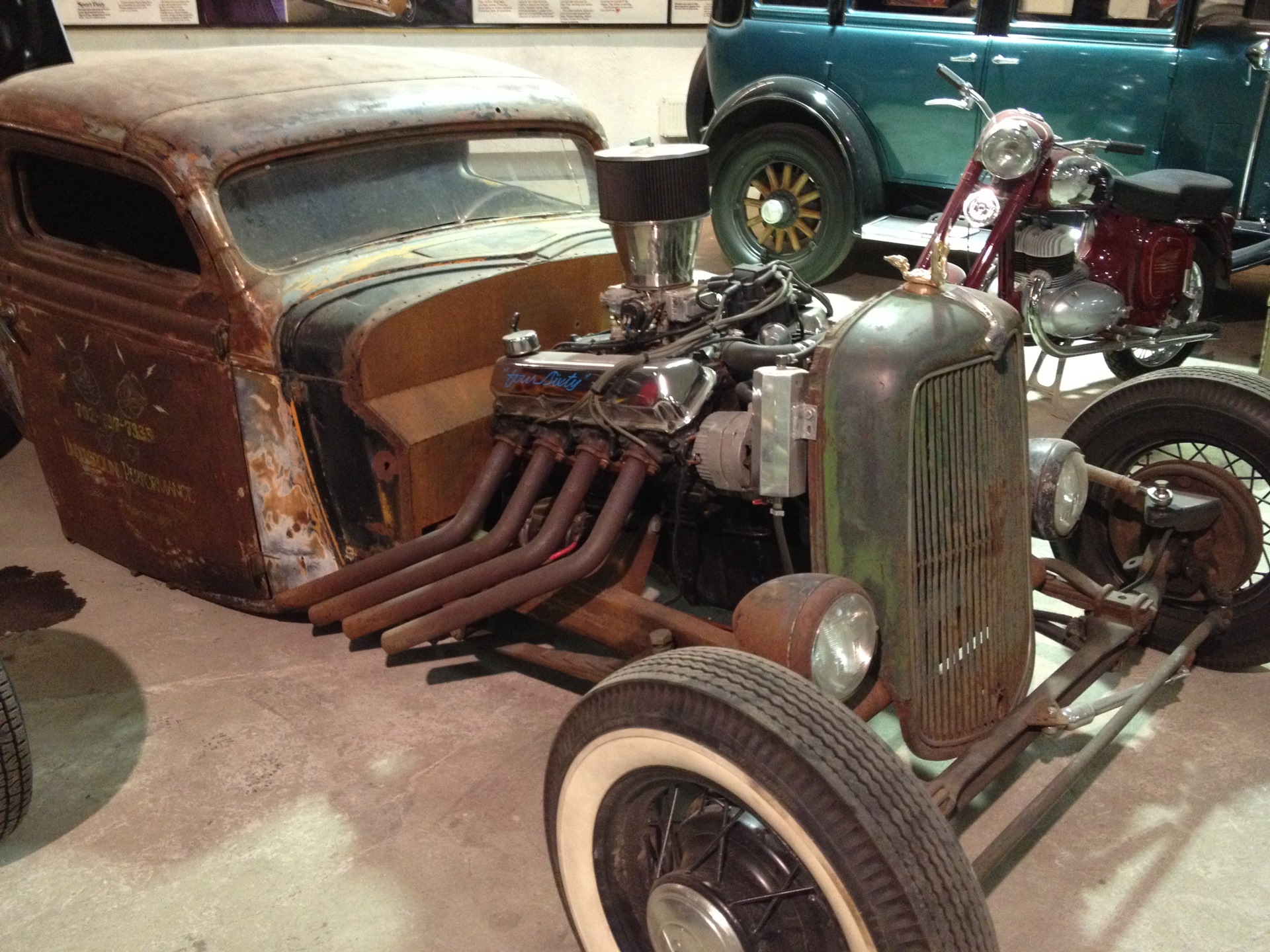 Выставка ретро кар шоу. Выставка автомобилей в санкт-петербурге питерлэнд. Ретро кар шоу питерленд. Музей ретро кар шоу в спб. Музей ретро автомобилей в санкт-петербурге питерлэнд.