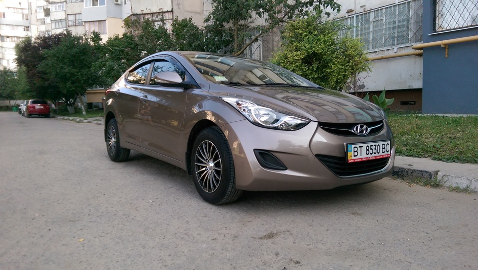 Hyundai elantra drive2