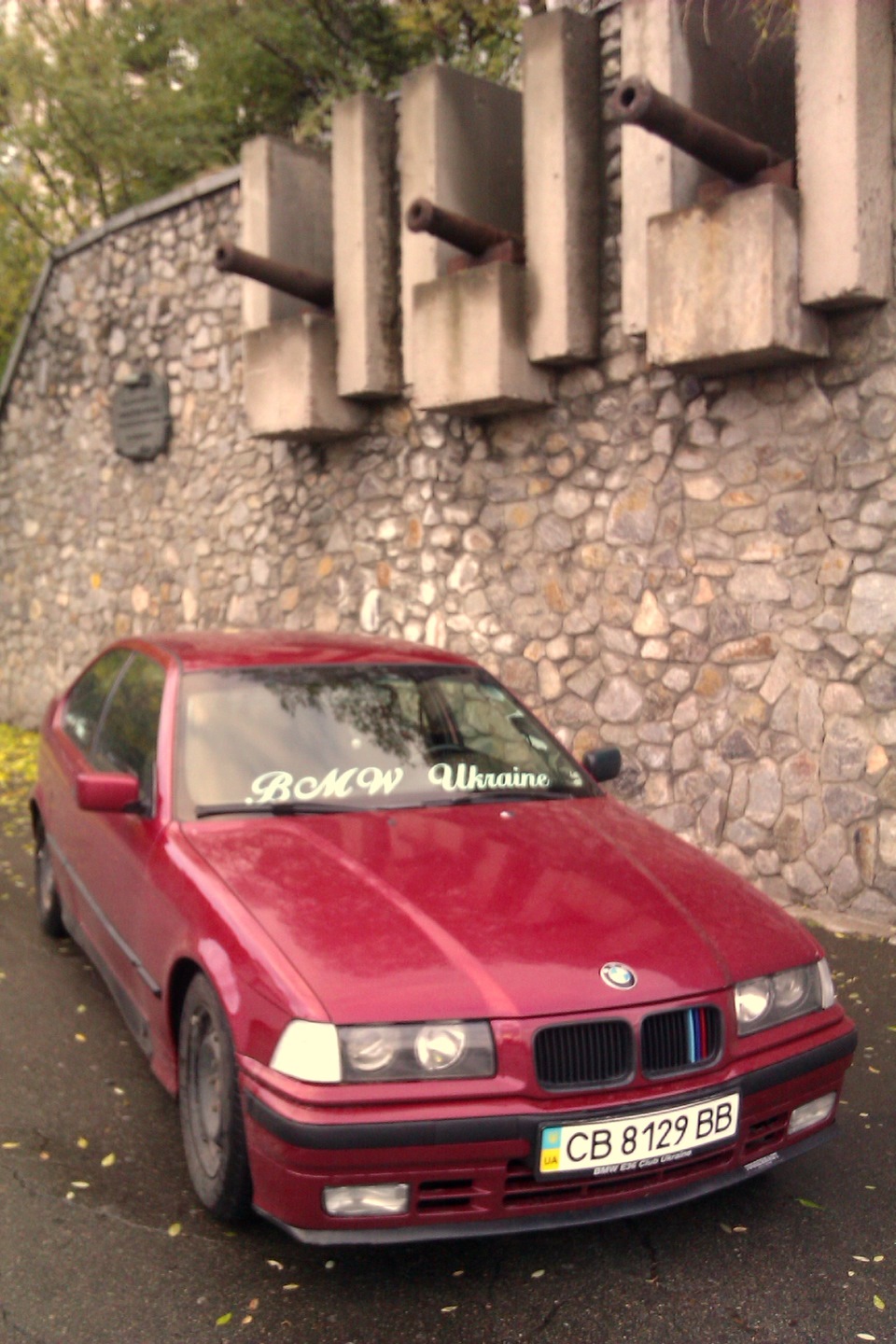 лобовое стекло б.у на bmw e36 купе лобовое стекло б.у на bmw e36 купе