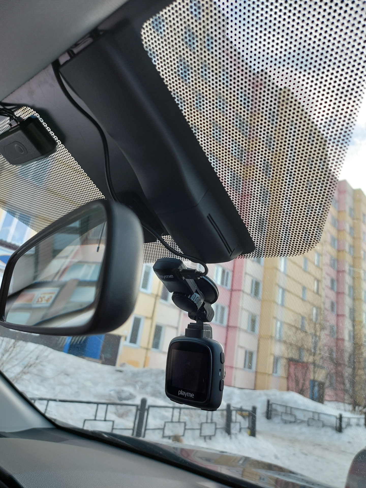 Крепление видеорегистратора на тойота рав 4 2020. Видеорегистратор для rav4 4. Штатный видеорегистратор тойота рав 4 2020. Видеорегистратор aviline dvr. Видеорегистратор rav4 2020.