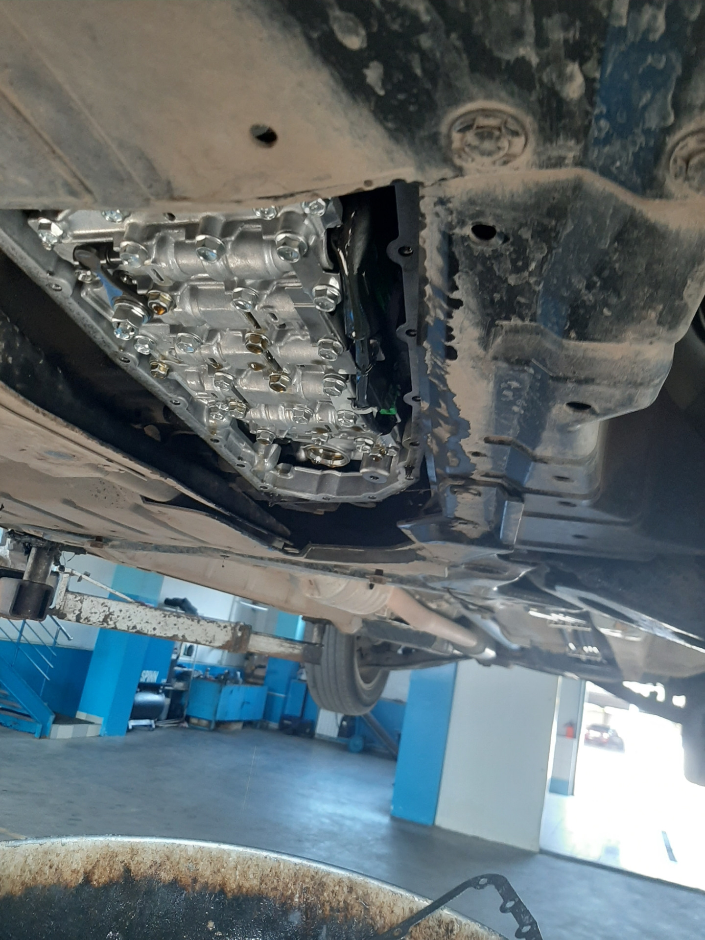 Замена масла в вариаторе. — Mitsubishi Outlander XL, 2,4 л, 2011 года ...