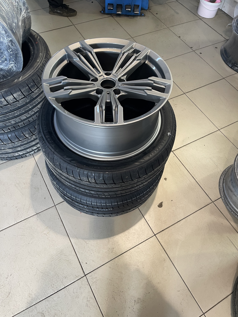 Покраска и обувка дисков — BMW X3 (F25), 2 л, 2015 года | шины | DRIVE2