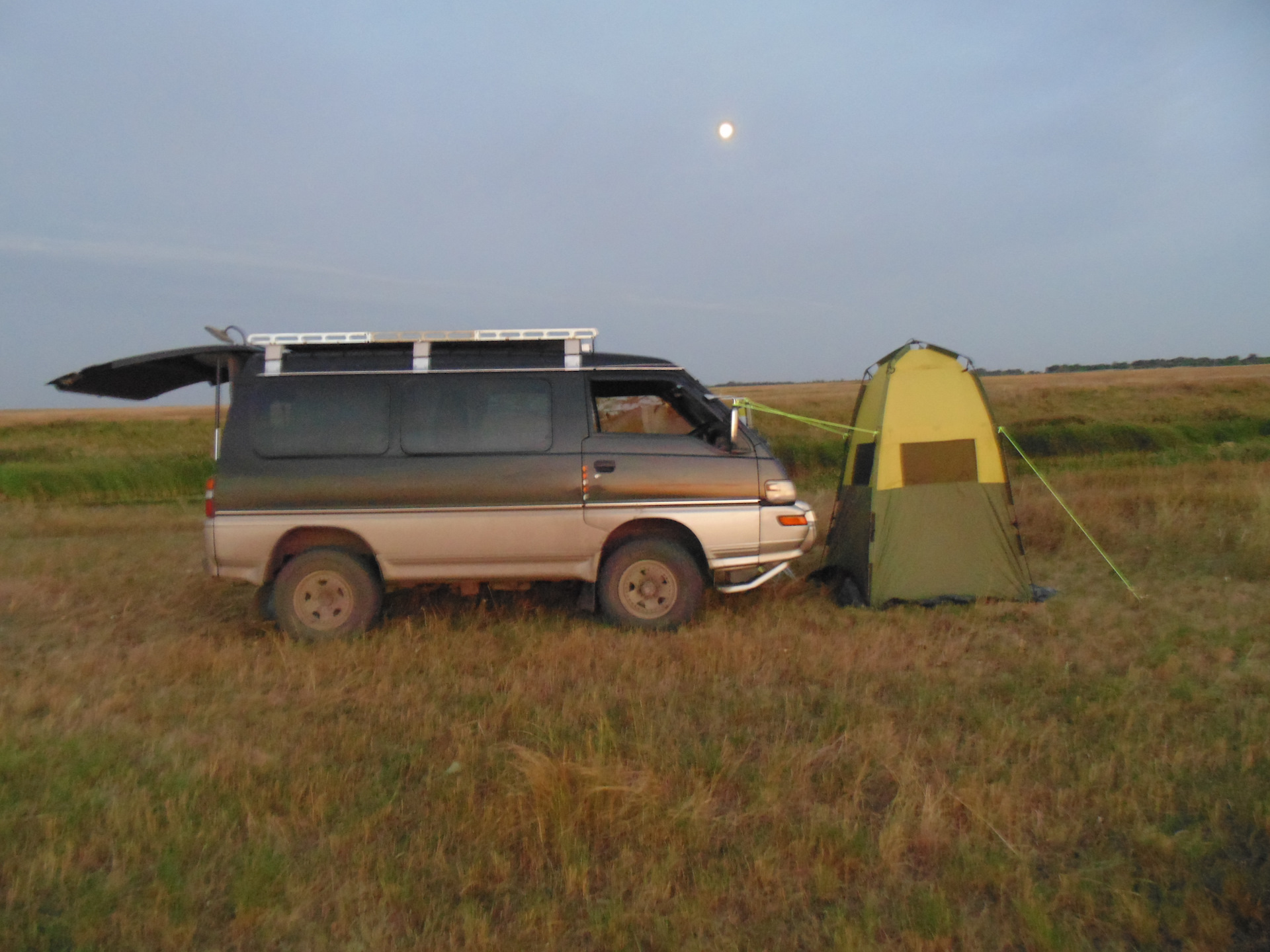 Автомобильный душ с подогревом. — Mitsubishi Delica (P35W), 2,5 л, 1999  года | другое | DRIVE2