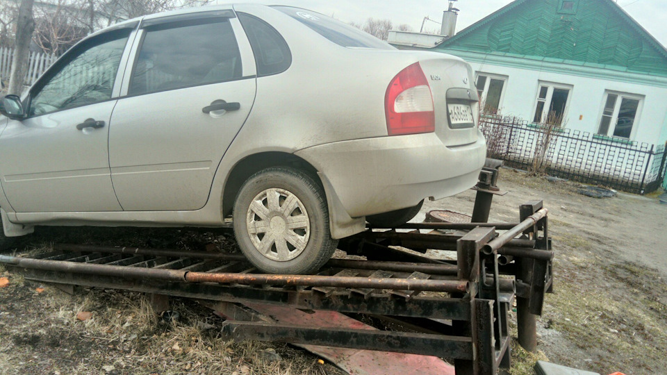 Замена глушителя — Lada Калина седан, 1,6 л, 2007 года | своими руками ...