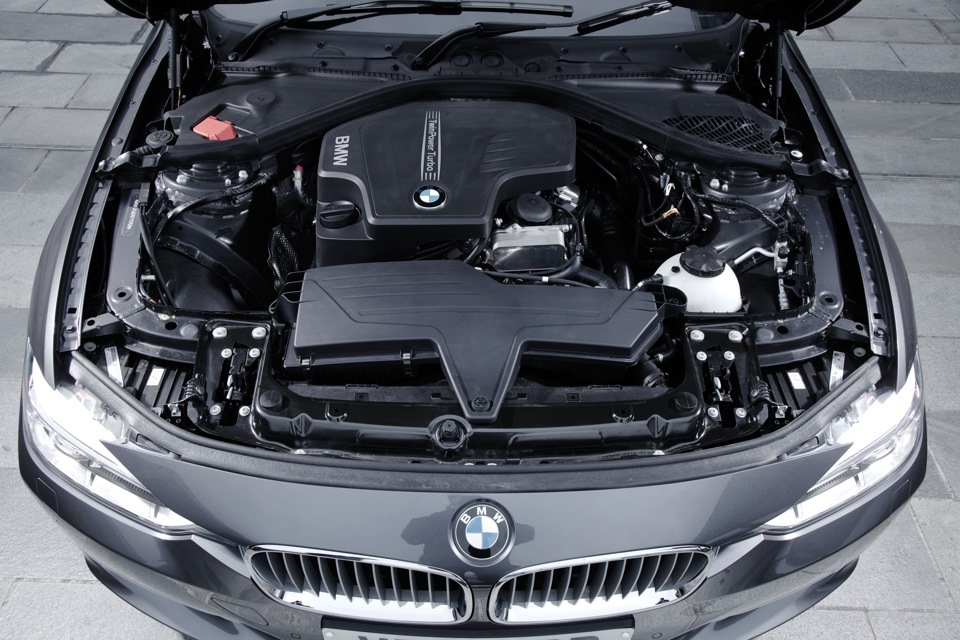 Bmw e87 подкапотное пространство