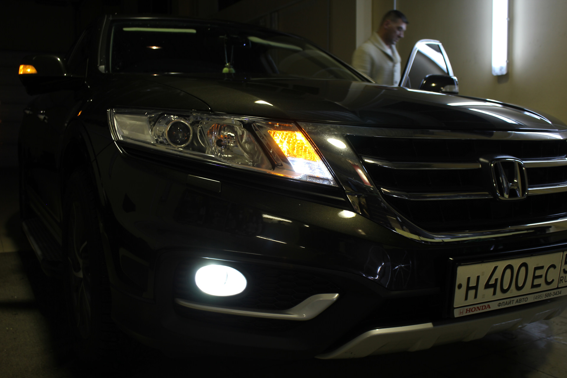 Light tune. Дневные ходовые огни оптики Honda Crosstour. Honda Crosstour 2014 led противотуманные фары. Матричная оптика Хонда Кросстур 3.5 2011. Светодиодные противотуманки Хонда Кросстур.