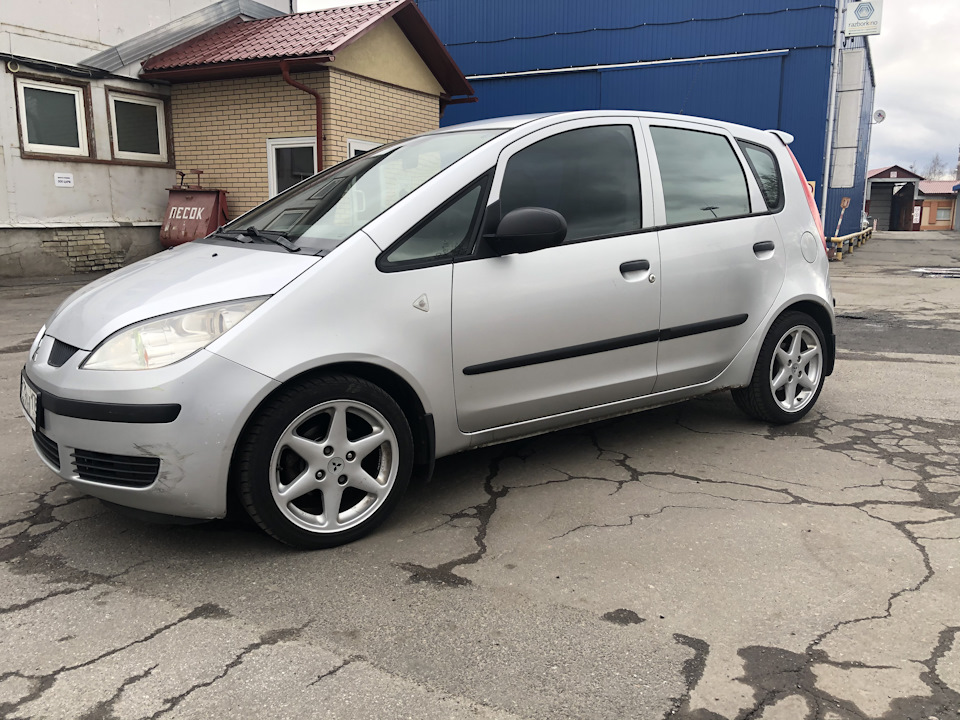 Mitsubishi Colt 1.3 AMT, 2006. Mitsubishi Colt cz3. Мицубиси Кольт 1.3. КИК Джемини диски r14.